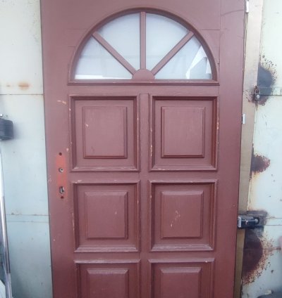 Masivní bezpečnostní dveře 