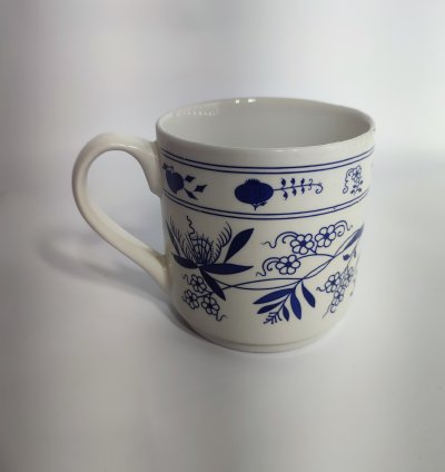 Velký hrnek "cibulák"